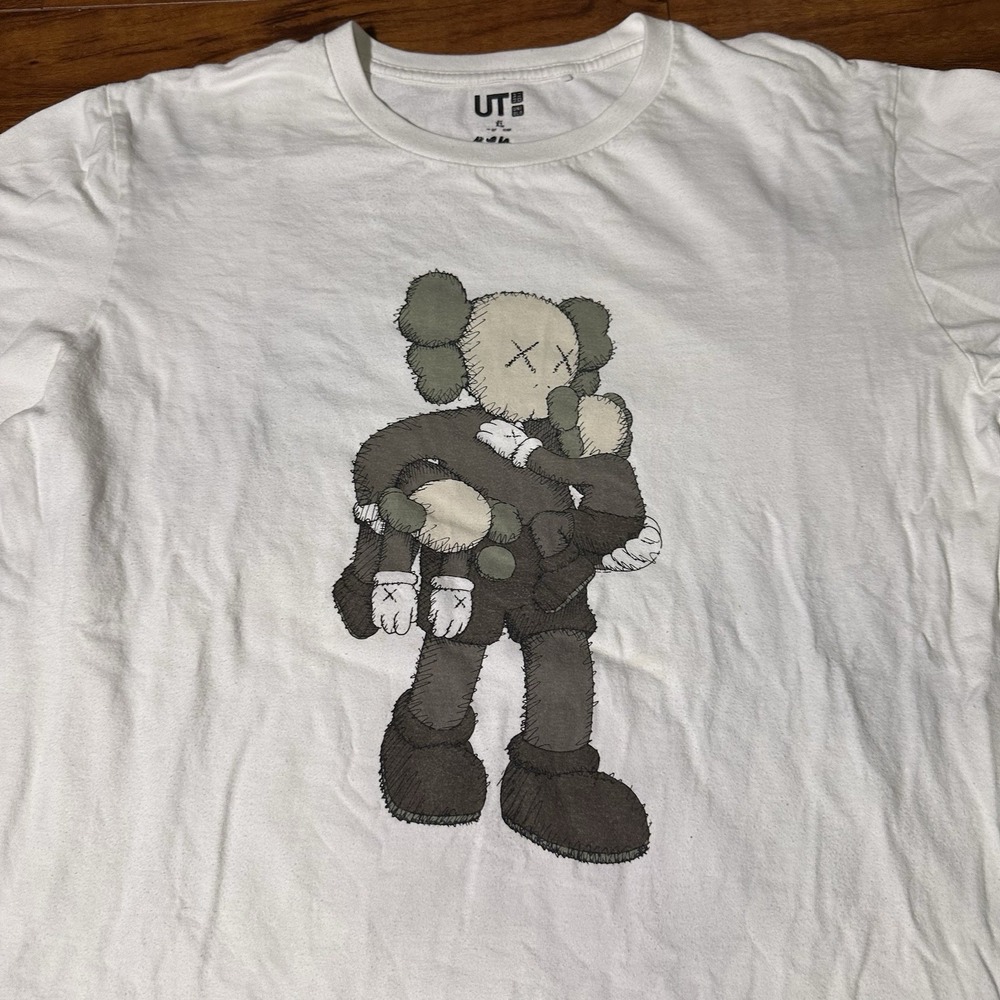 KAWS Casual Graphic Short Sleeve Shirt Mens Size XL White Streetwear - Picture 2 of 4
